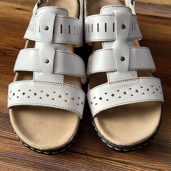 Clarks Lexi Qwin 10 M White Leather Sandals Wedge Heels Velcro Comfort Shoes - Picture 6 of 10